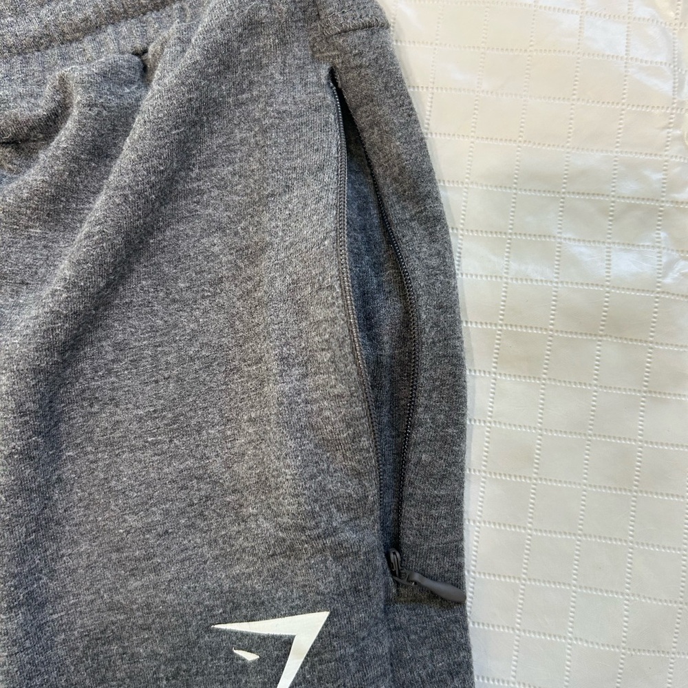 Gymshark women’s Charcoal Joggers with Drawstring - Picture 4 of 4